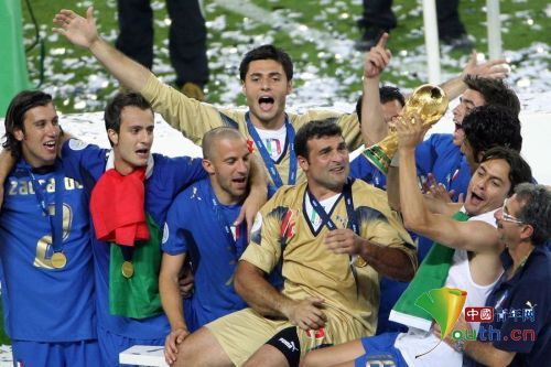 06年世界杯冠军现状:因扎吉退役皮尔洛仍是大