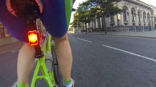 [视频]带传感器的SeeSense自行车灯 可适应光