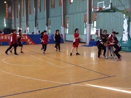 外国语学院顺利打进理工杯篮球赛女篮半决赛