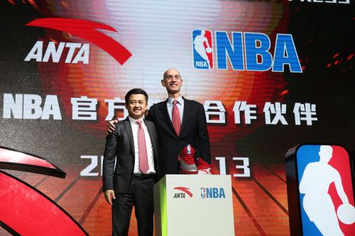 NBA与安踏在华推出联名品牌球鞋共同推广篮