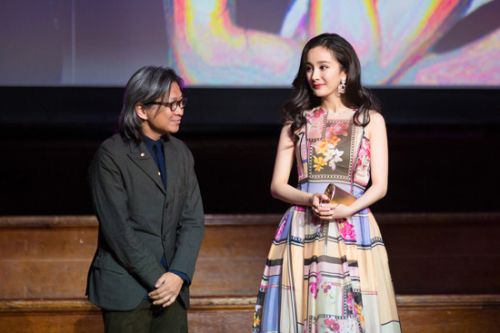 杨幂赴英参与伦敦影节 获颁最具海外影响力奖