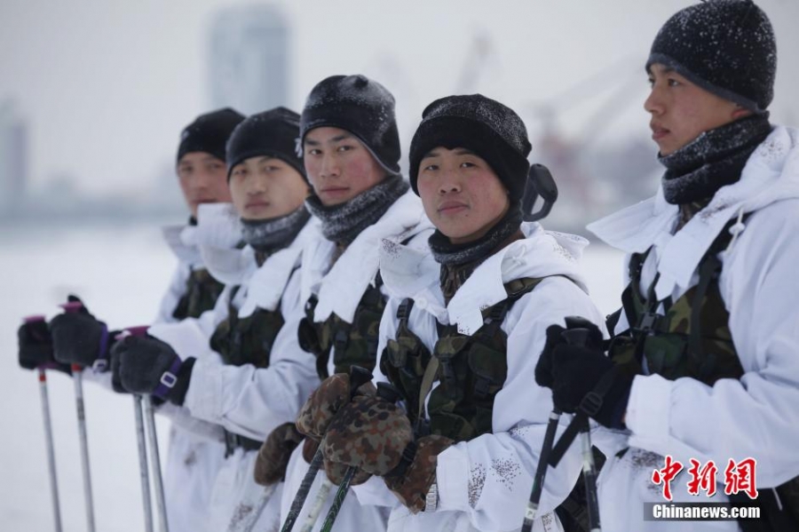 Китайские военные на границе КНР и РФ _1