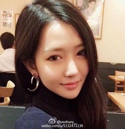 越南最美女大学生走红后 神似张靓颖