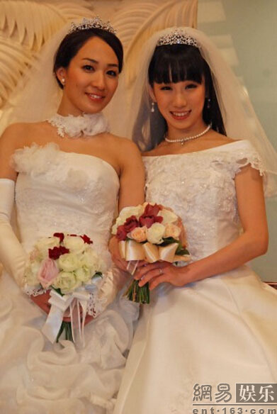 姜振宇结婚时的婚纱照_中国同性恋结婚婚纱照(3)