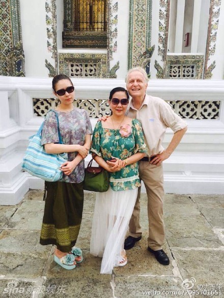 沈丹萍和老公女儿游泰国 漂亮女儿酷似沈丹萍