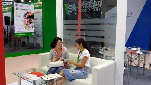 慕课网亮相2015中国智慧及在线课堂展受瞩目