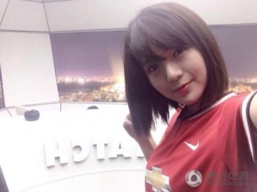 越南清纯女球迷走红 大尺度照片流出震惊网友