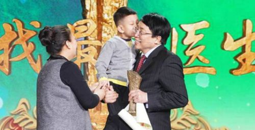 最美医生刘迎龙,他用一把刀拯救了2万儿童的心