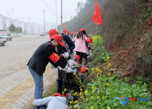 宿松县大学生村官志愿服务队开展公益活动