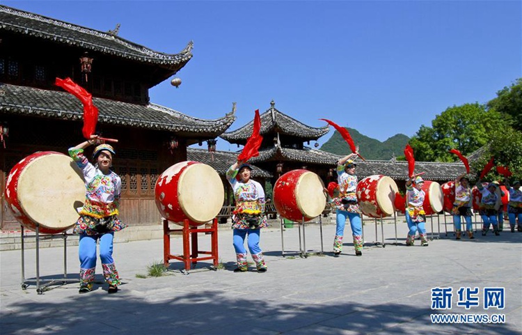 후난 볜청서 개최된 중국 묘족 비물질문화유산 행사_1