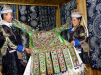 Традиционное мяоское платье 'ста птиц' из провинции Гуйчжоу