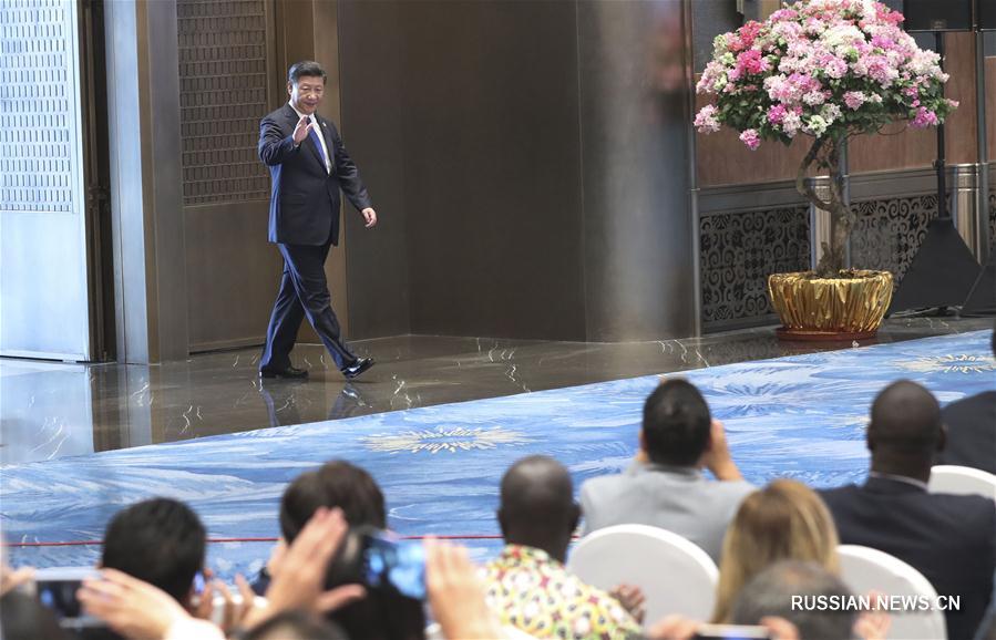 В Сямэне прошла встреча Си Цзиньпина с журналистами по итогам саммита БРИКС_1